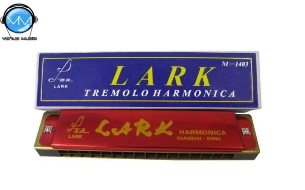 LARK ARMÓNICA 32V. PLAS. TAPA ANOD. MOD. M1403/32